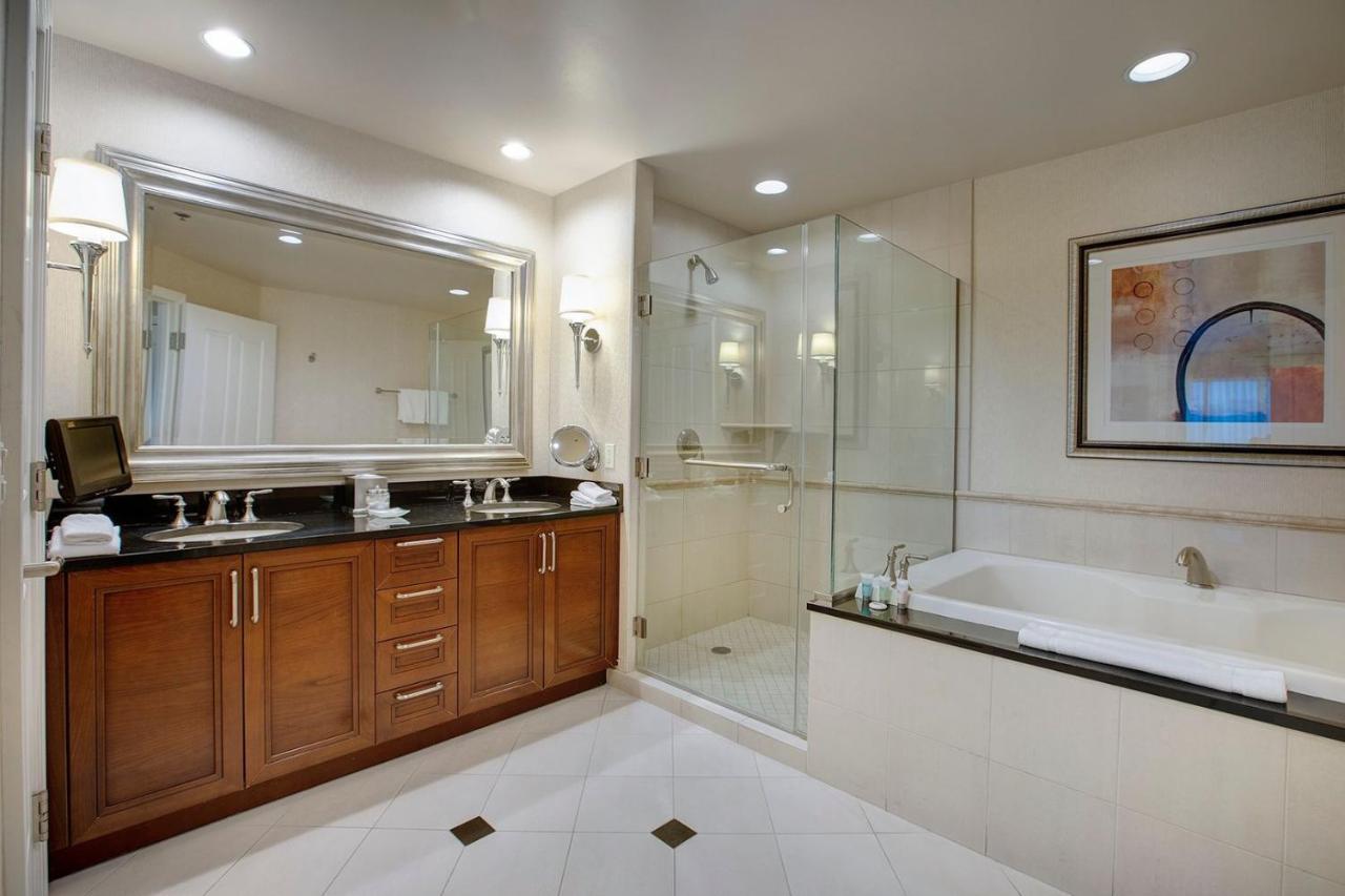 Balcony Suite Strip View Las Vegas Exterior photo