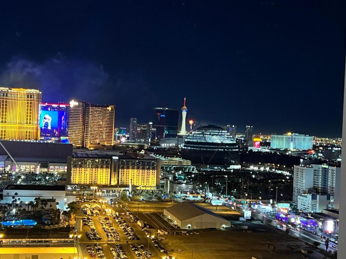 Balcony Suite Strip View Las Vegas Exterior photo